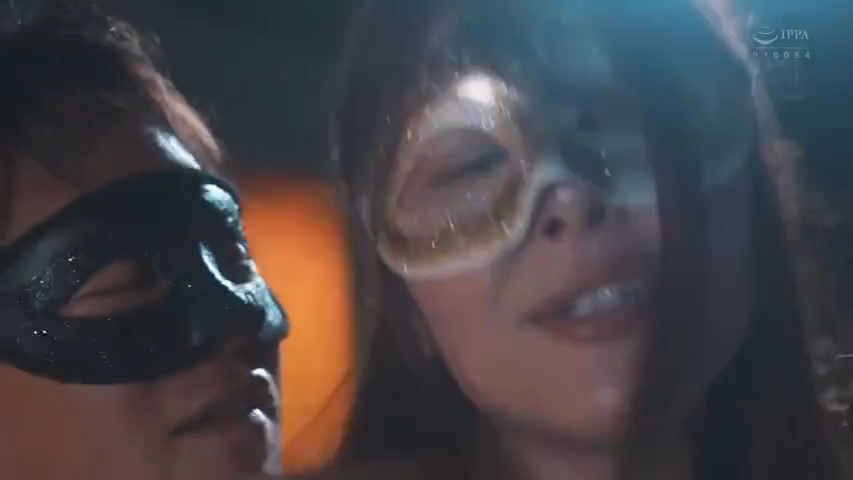 [武藤あやか]人妻ハプニングバーで快楽に溺れる