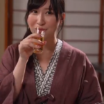 [日下部加奈]タオル1枚で男湯に放り込まれた妻の運命