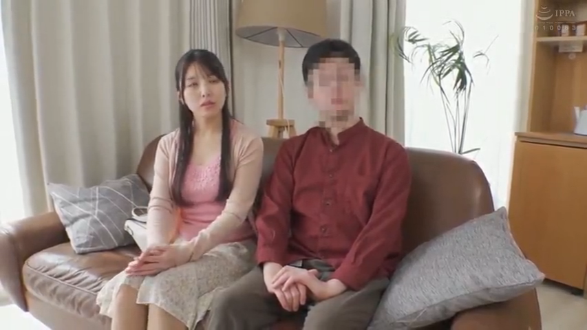 清楚妻の顔面を汚す大量ぶっかけ